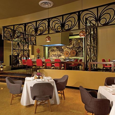 ブレスレス プンタ カーナ リゾート ＆ スパ 大人専用 プンタ・カナ エクステリア 写真 The restaurant at the hotel