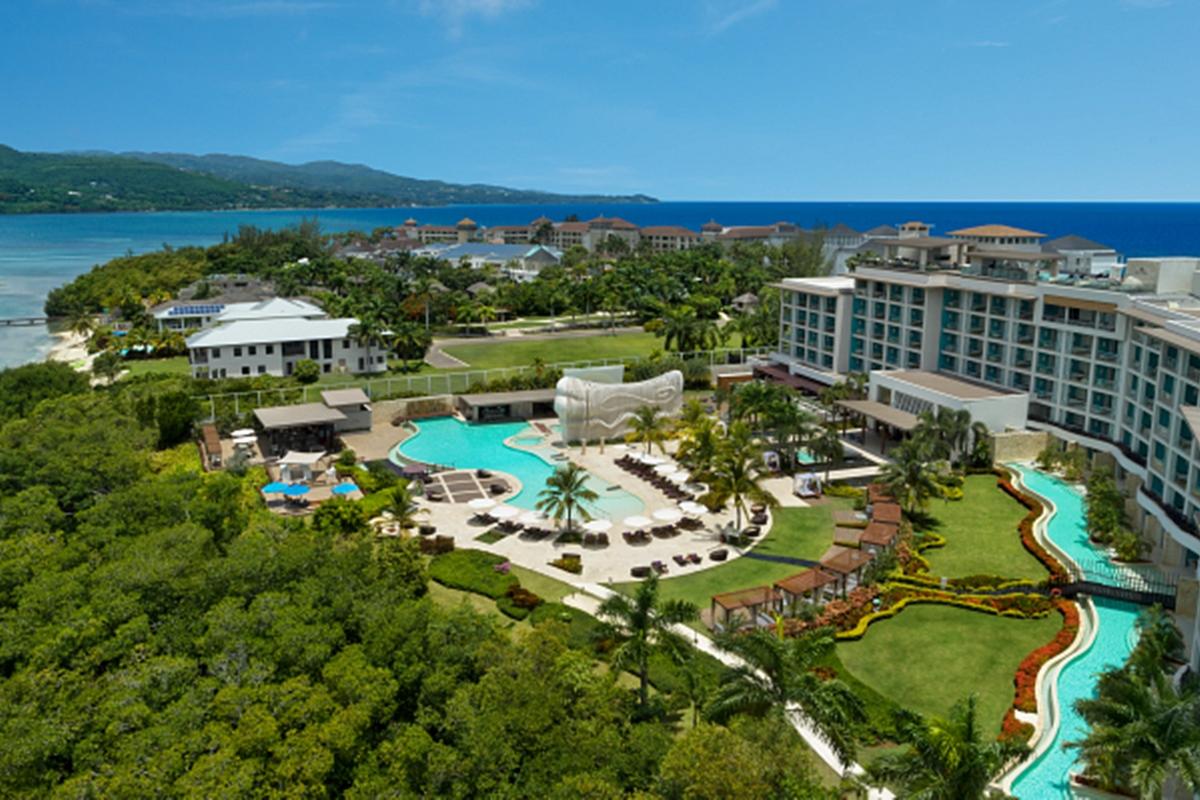 ブレスレス プンタ カーナ リゾート ＆ スパ 大人専用 プンタ・カナ エクステリア 写真 Aerial view of Sandals South Coast