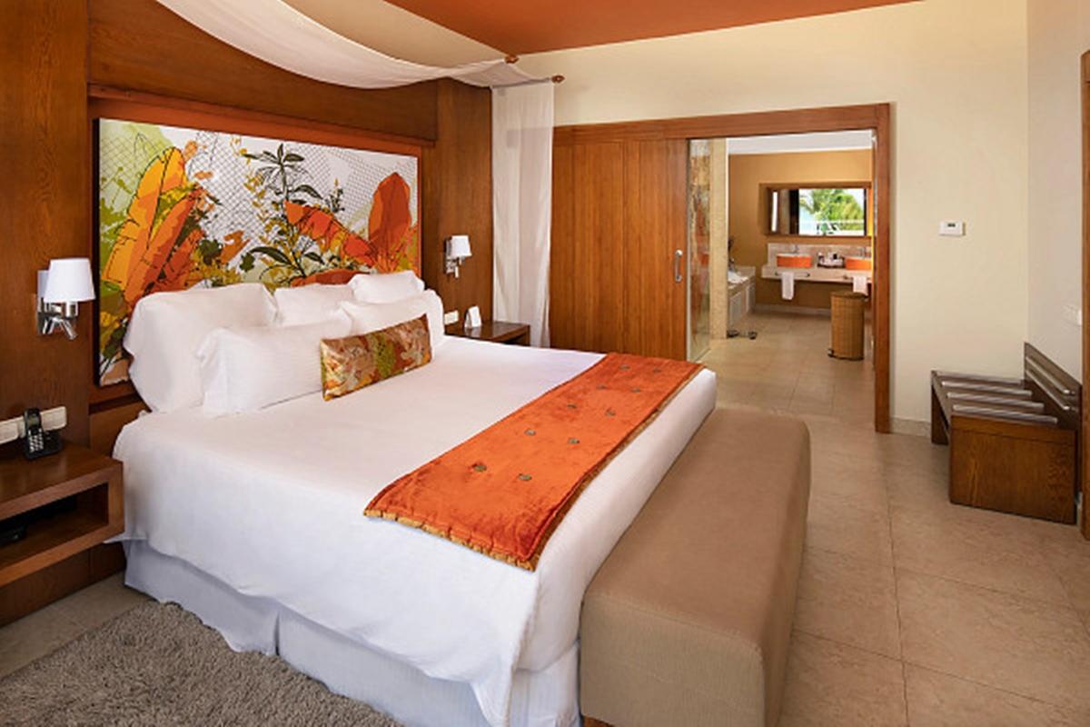 ブレスレス プンタ カーナ リゾート ＆ スパ 大人専用 プンタ・カナ エクステリア 写真 A bedroom at the Hard Rock Hotel