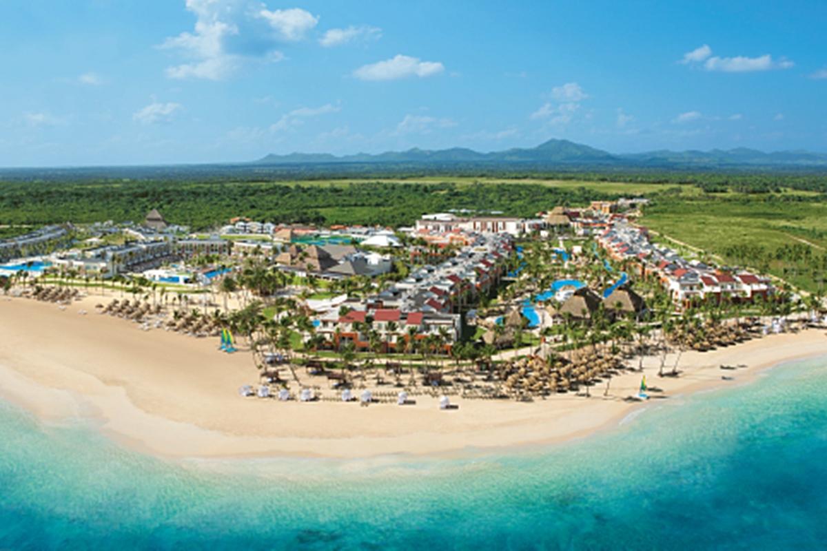 ブレスレス プンタ カーナ リゾート ＆ スパ 大人専用 プンタ・カナ エクステリア 写真 Aerial view of the resort