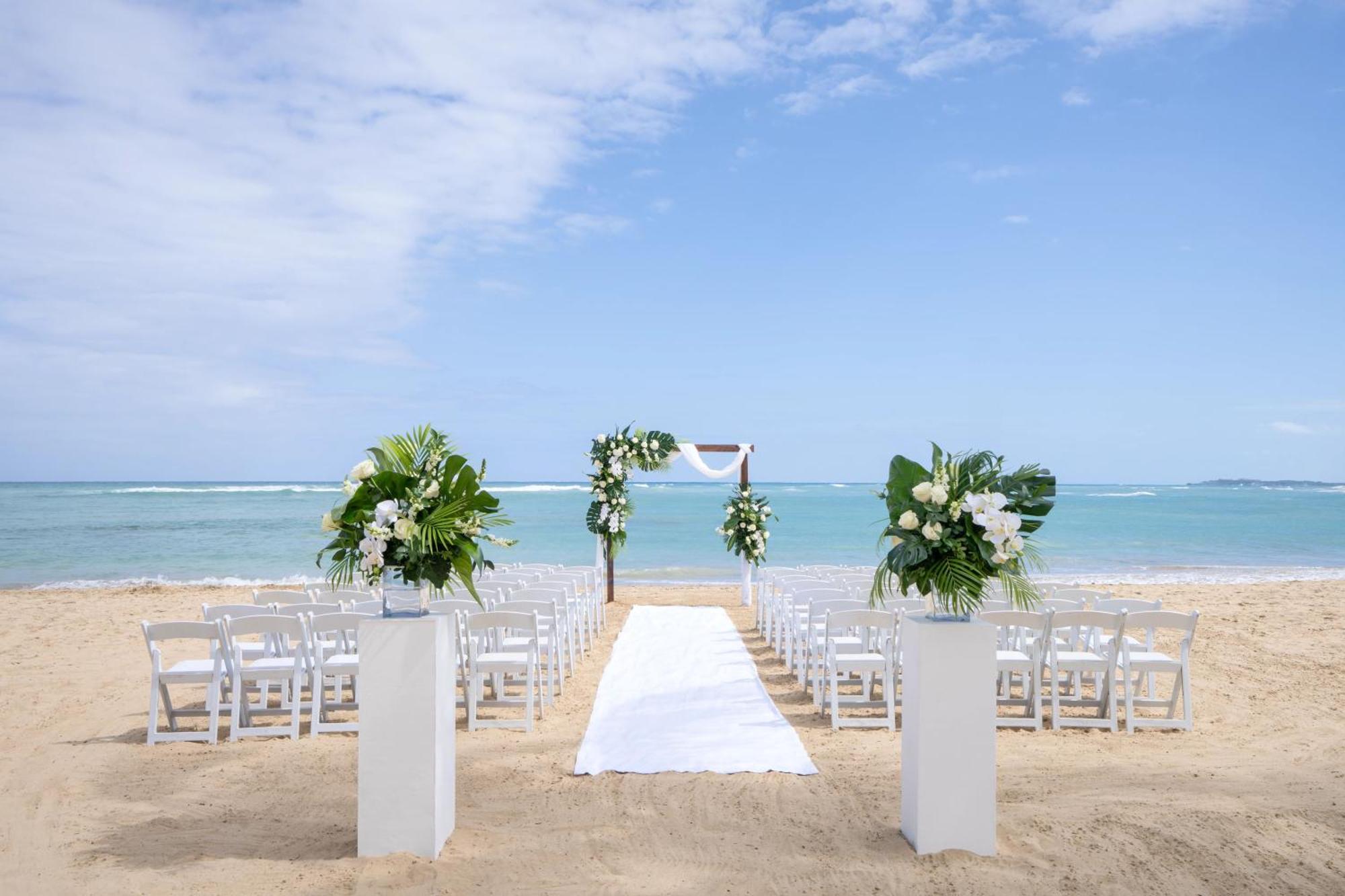 ブレスレス プンタ カーナ リゾート ＆ スパ 大人専用 プンタ・カナ エクステリア 写真 Beach wedding