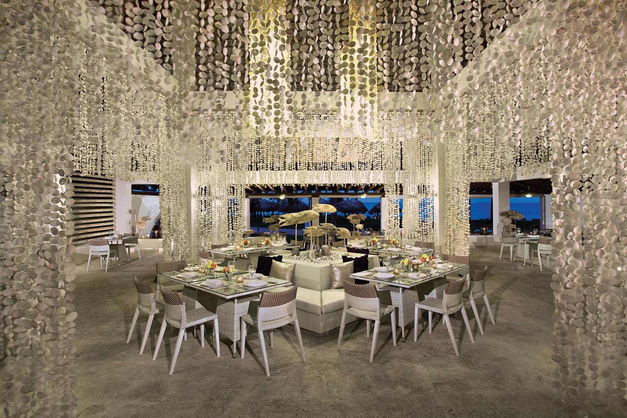 ブレスレス プンタ カーナ リゾート ＆ スパ 大人専用 プンタ・カナ エクステリア 写真 The interior of the restaurant