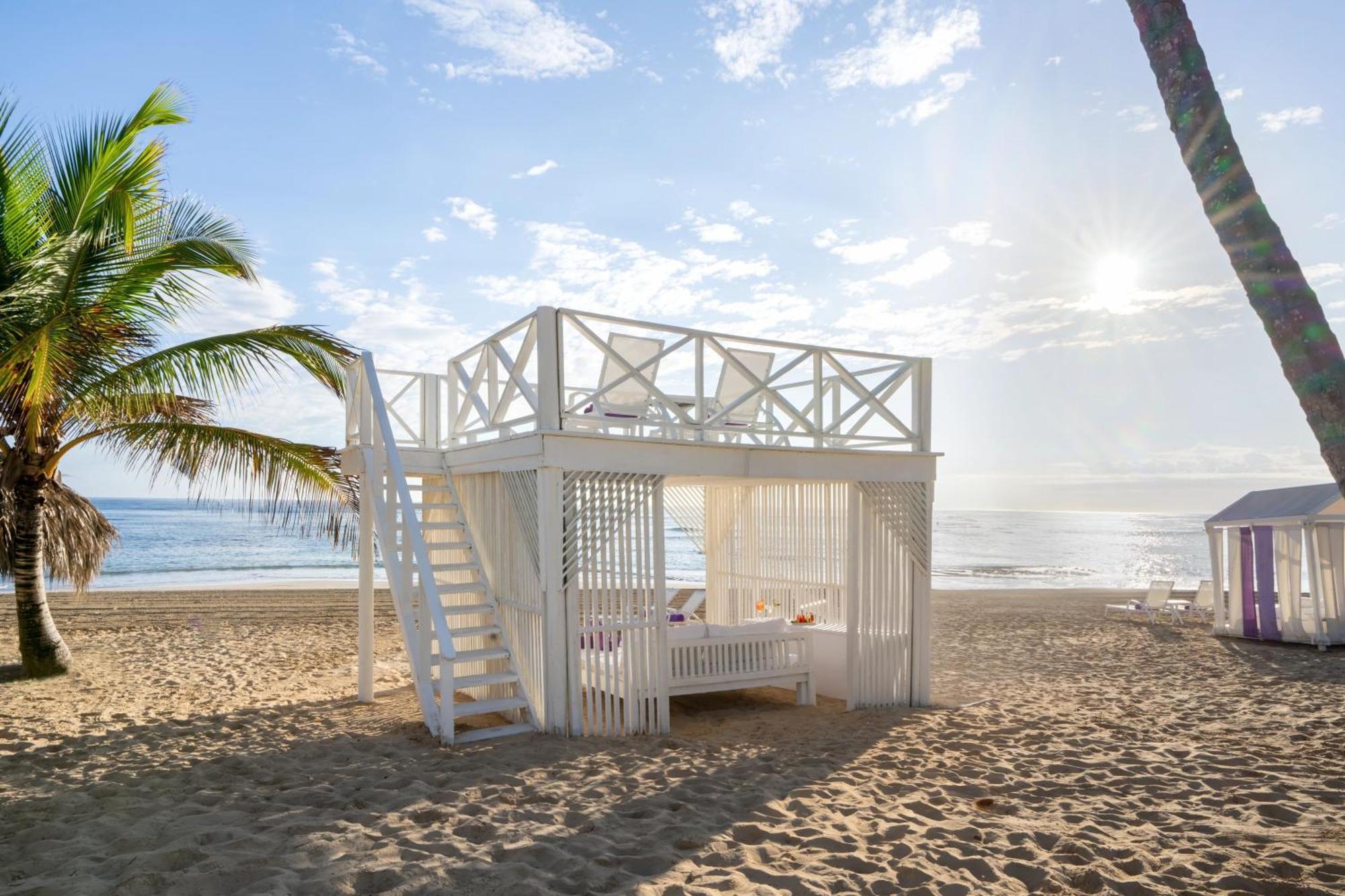 ブレスレス プンタ カーナ リゾート ＆ スパ 大人専用 プンタ・カナ エクステリア 写真 Beach at the Hard Rock Hotel