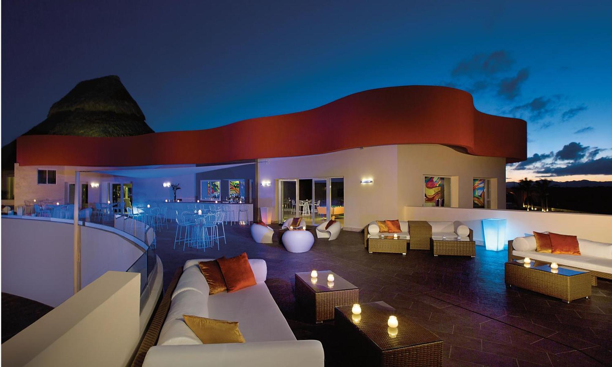 ブレスレス プンタ カーナ リゾート ＆ スパ 大人専用 プンタ・カナ エクステリア 写真 Rooftop bar at the Hard Rock Hotel