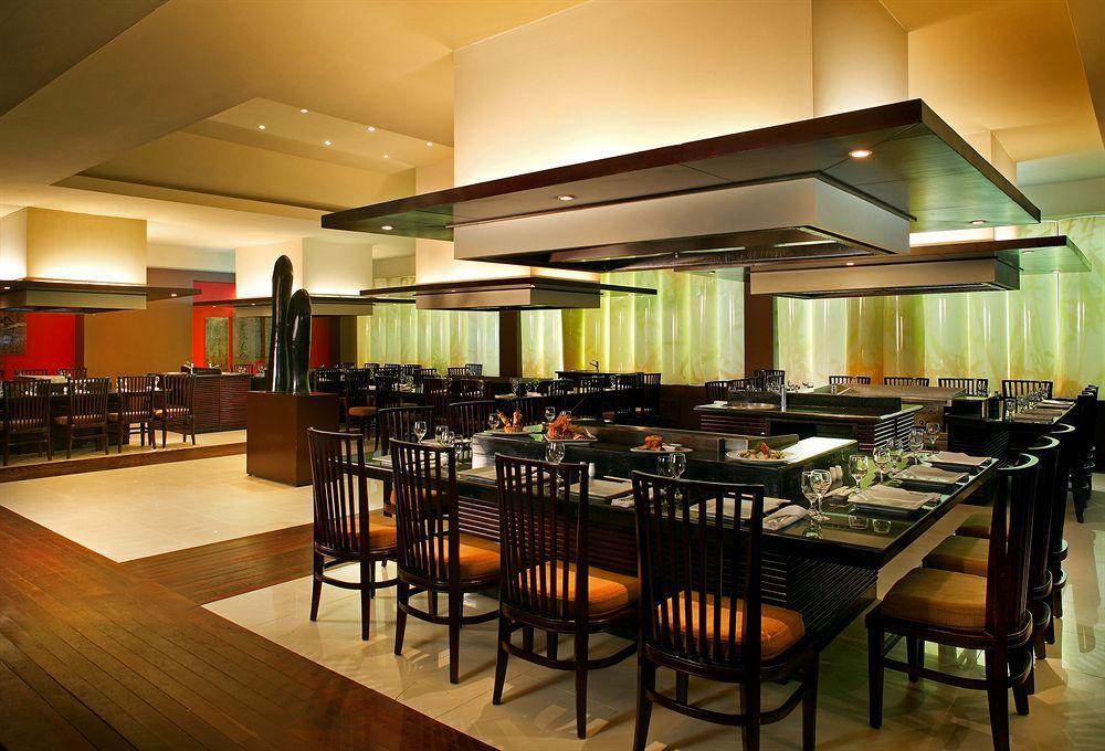 ブレスレス プンタ カーナ リゾート ＆ スパ 大人専用 プンタ・カナ エクステリア 写真 The interior of a restaurant