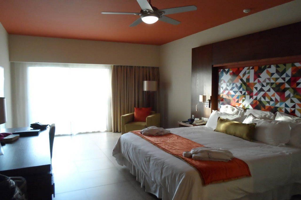 ブレスレス プンタ カーナ リゾート ＆ スパ 大人専用 プンタ・カナ エクステリア 写真 A room at the Hard Rock Hotel